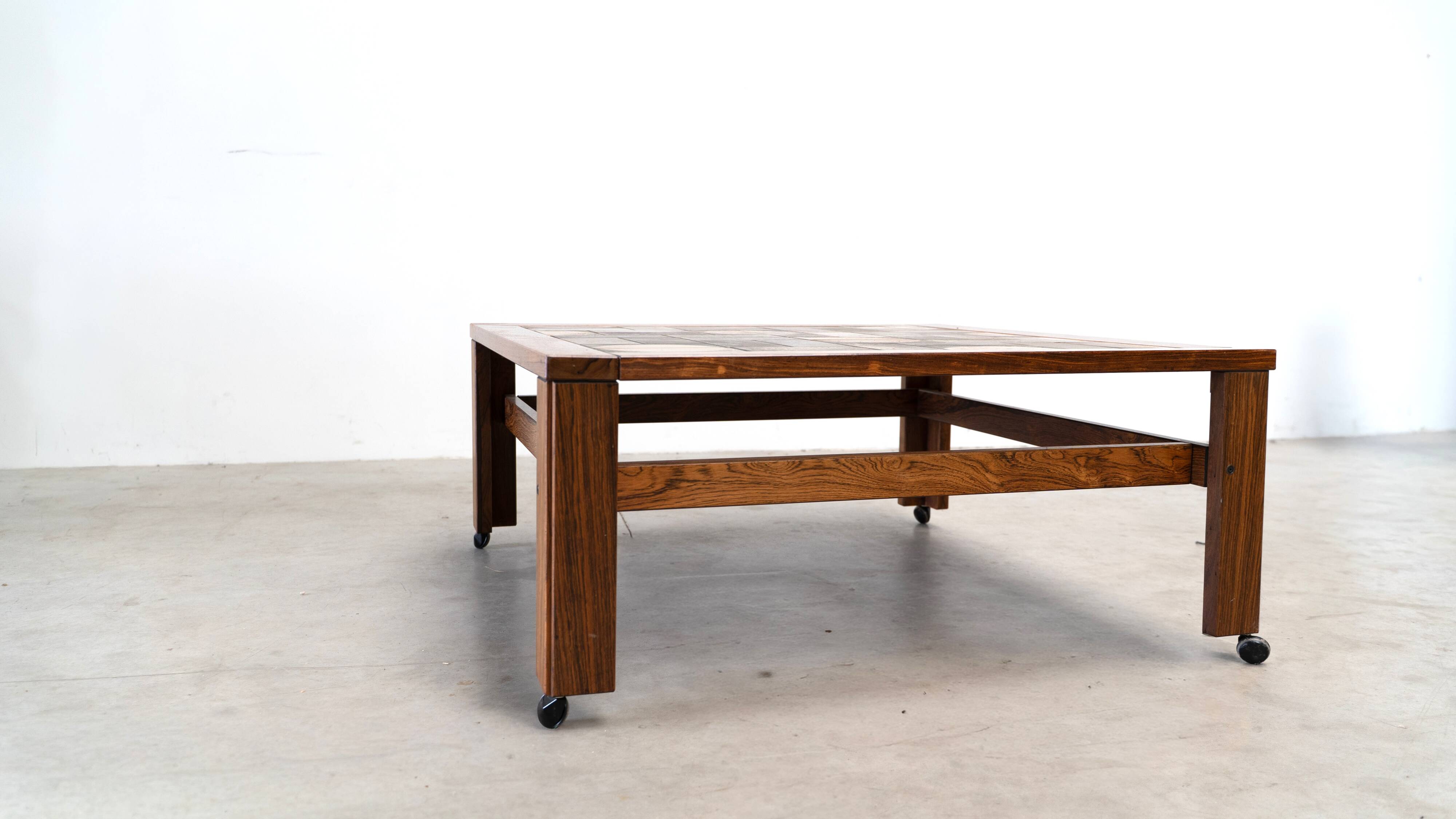 Table basse en céramique danoise