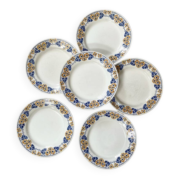Assiettes en faïence ancienne