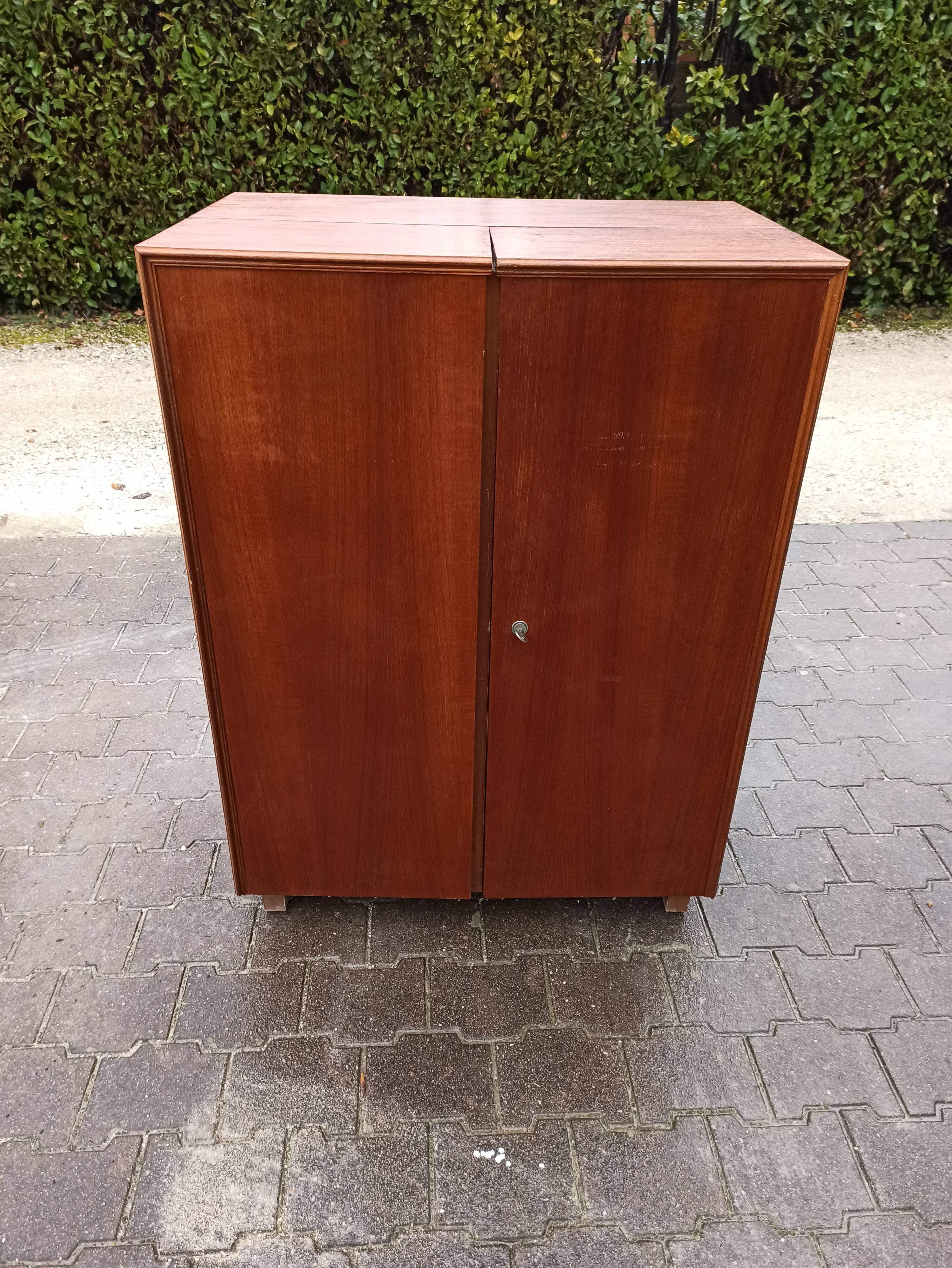 Folding desk says "Magic box" by designers Mummenthaler - Meier, Switzerland