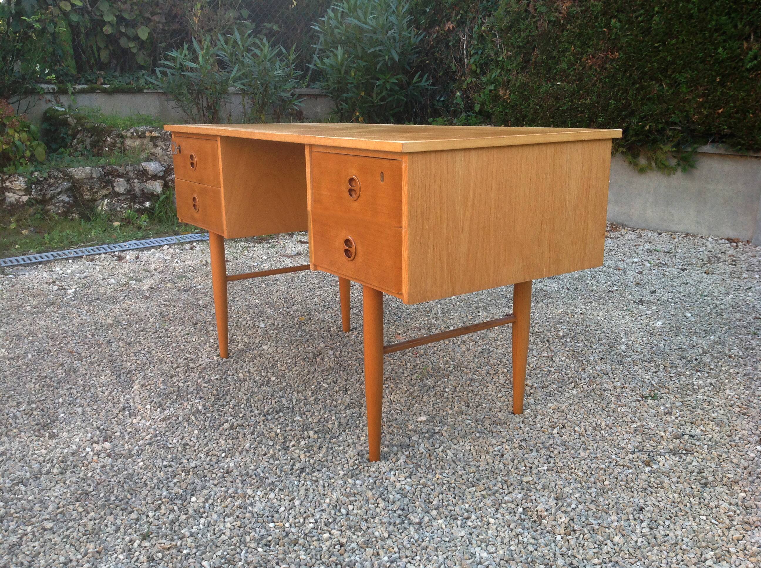 Scandinavian desk brand GDR