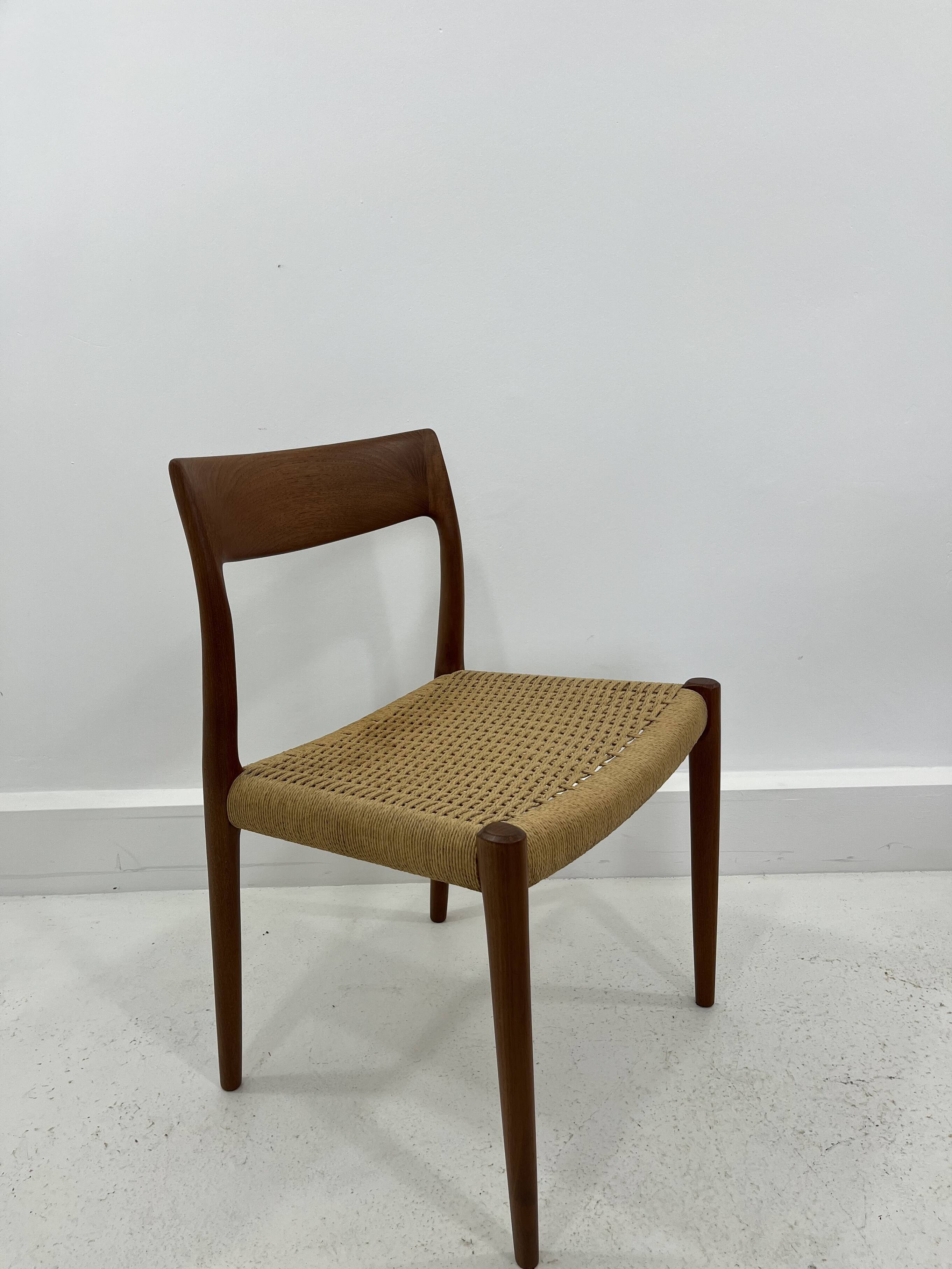 Ensemble de chaises danoises par Niels Møller pour J. L. Møllers, années 1960, ensemble de 4.