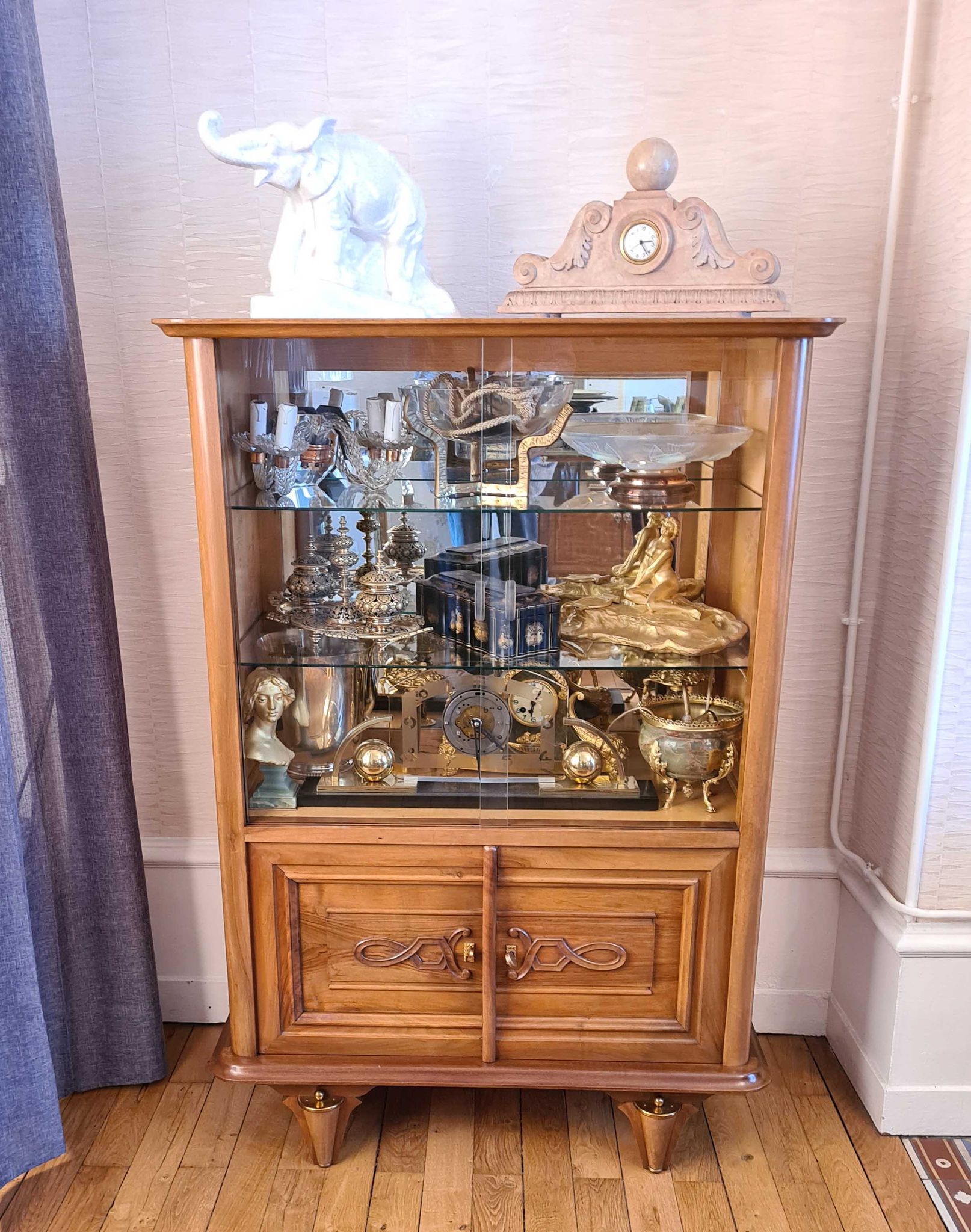 Art Deco walnut glass display case 1930-1940