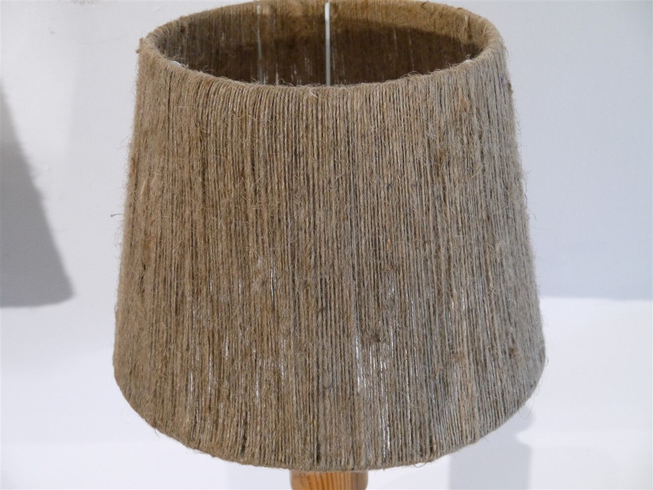 Pair of Scandinavian lamps in wood and rope 1970
