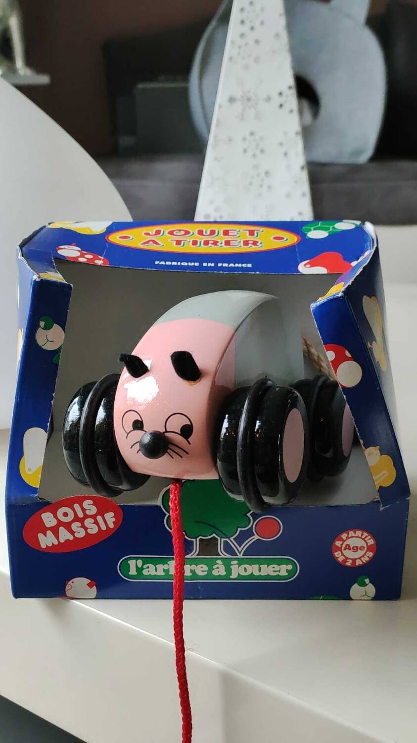 Wooden mouse-shaped toy to pull. The play tree. For 2 years. Made in France