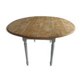 Round table with flaps