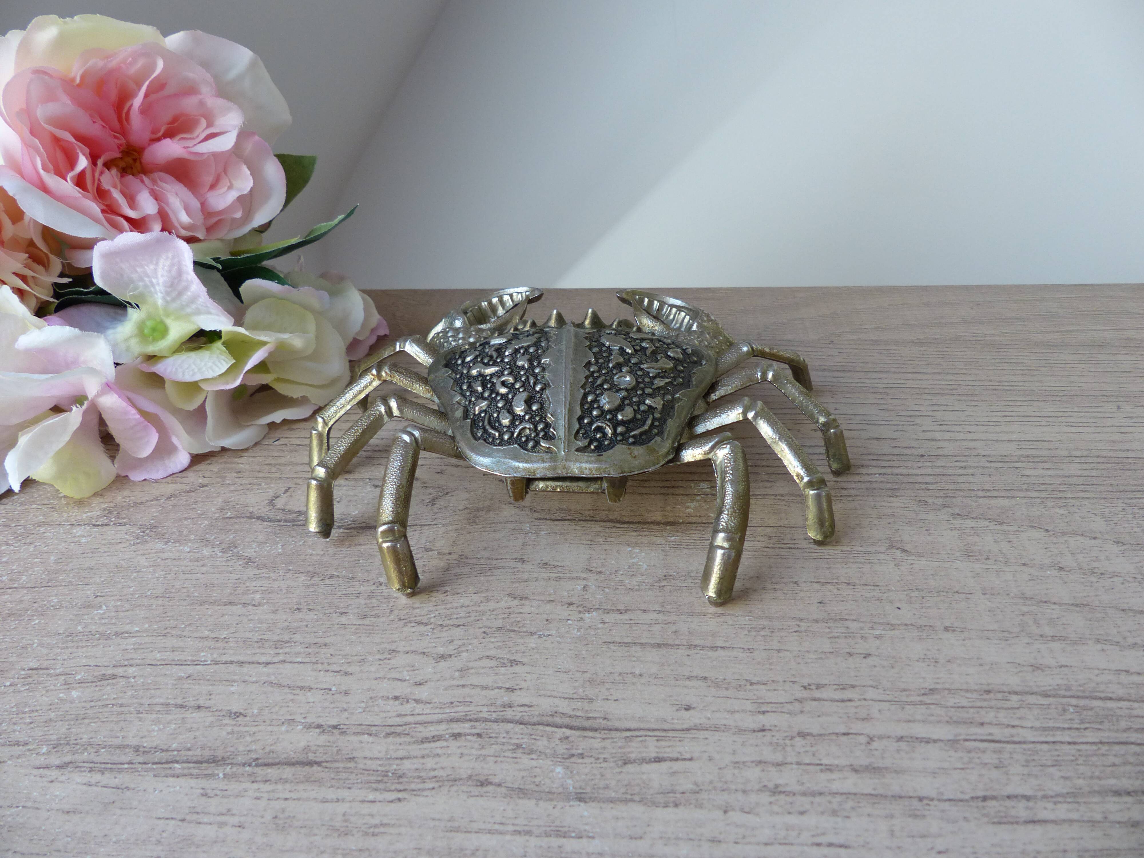 Old ashtray shape metal crab