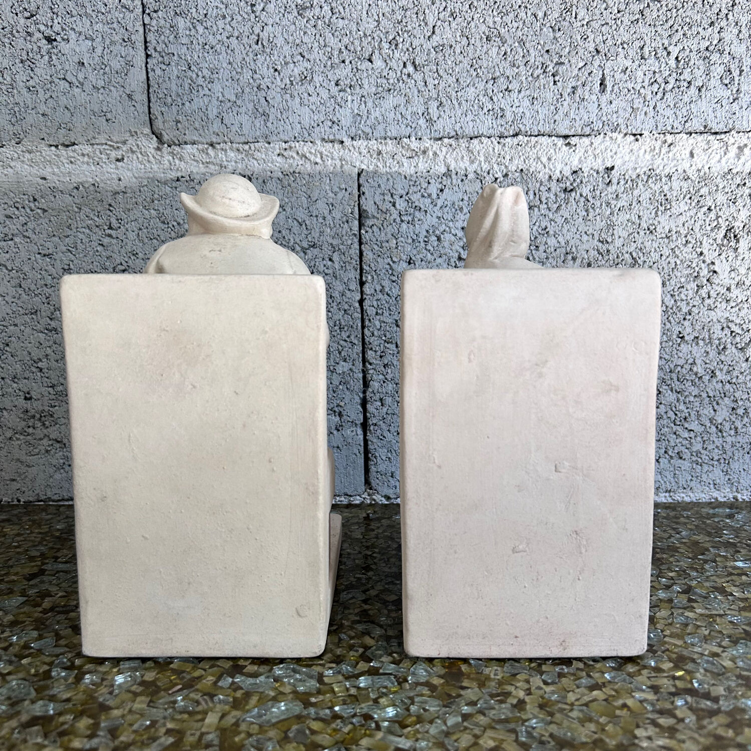 Paire de serre livres personnages bretons