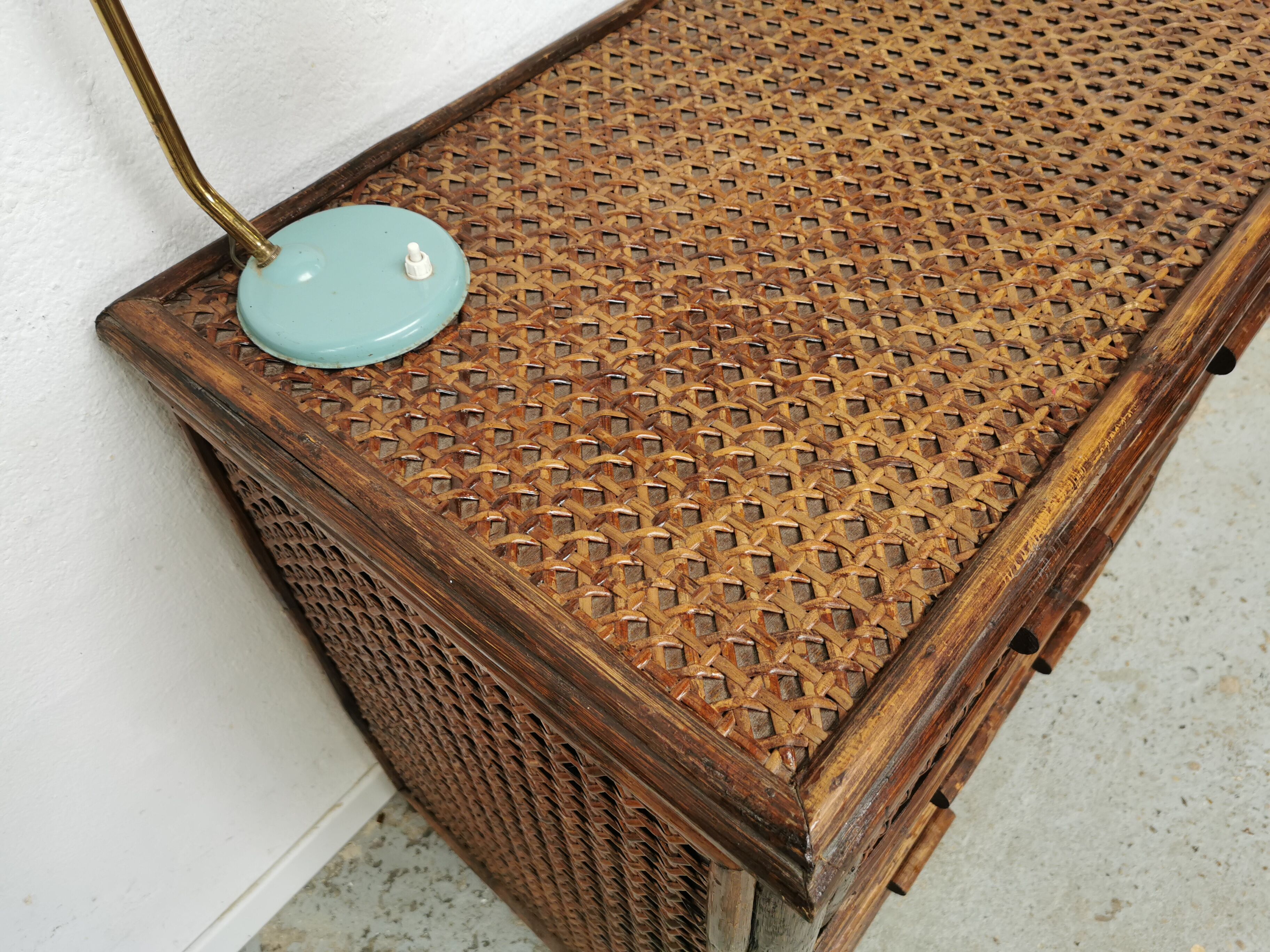 Commode vintage en rotin et cannage