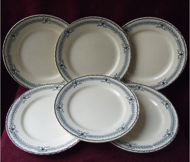 Suite of 18 flat plates Choisy-le-Roi, Chinon décor
