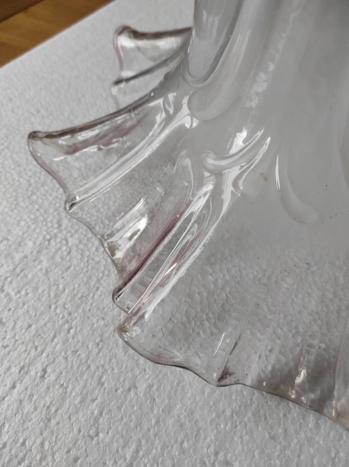 Abat-jour tulipe en verre transparent et translucide