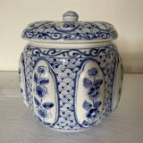 Chinese porcelain candy box