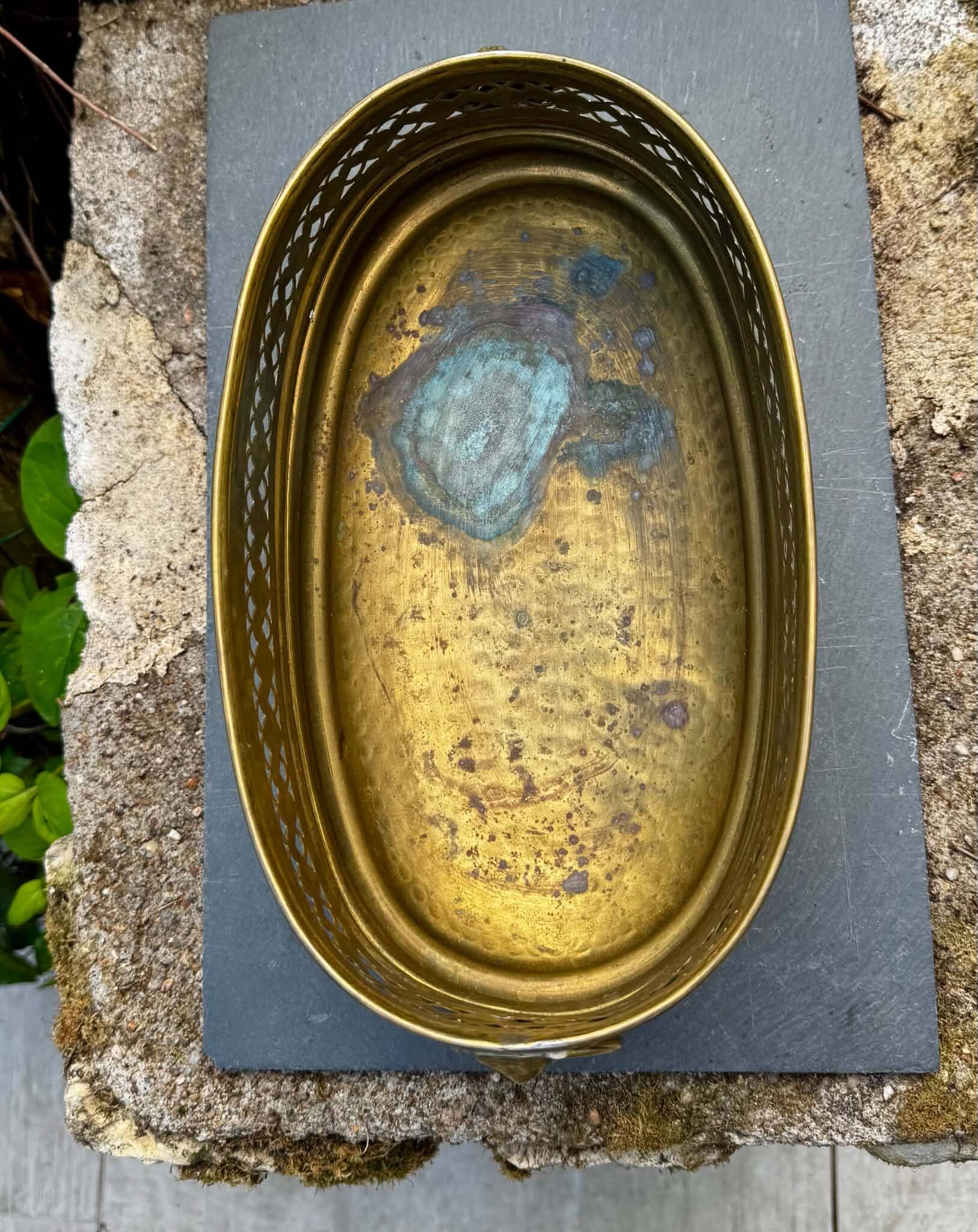 Baroque lion brass planter