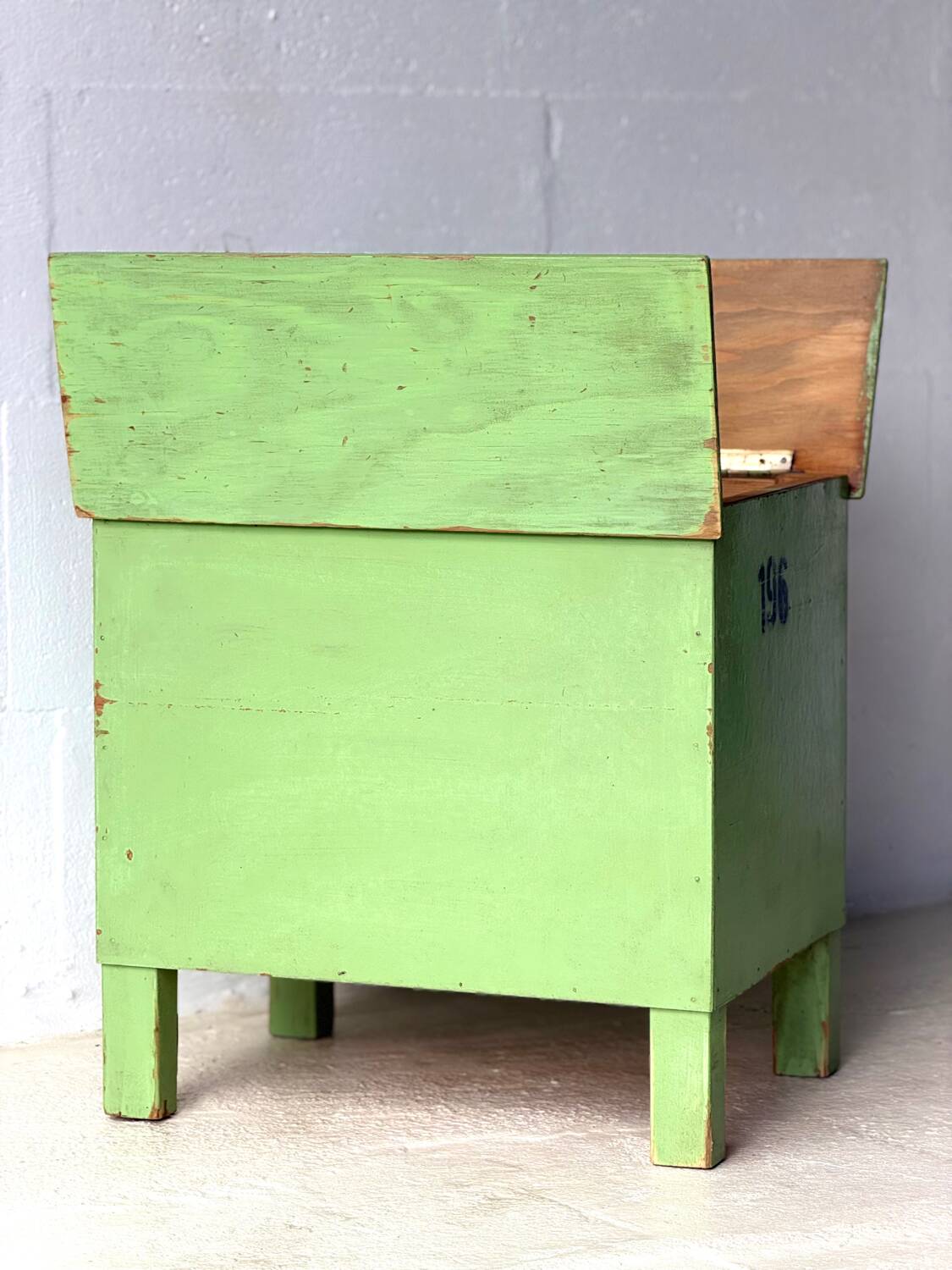 Table de rangement industrielle verte, années 1960