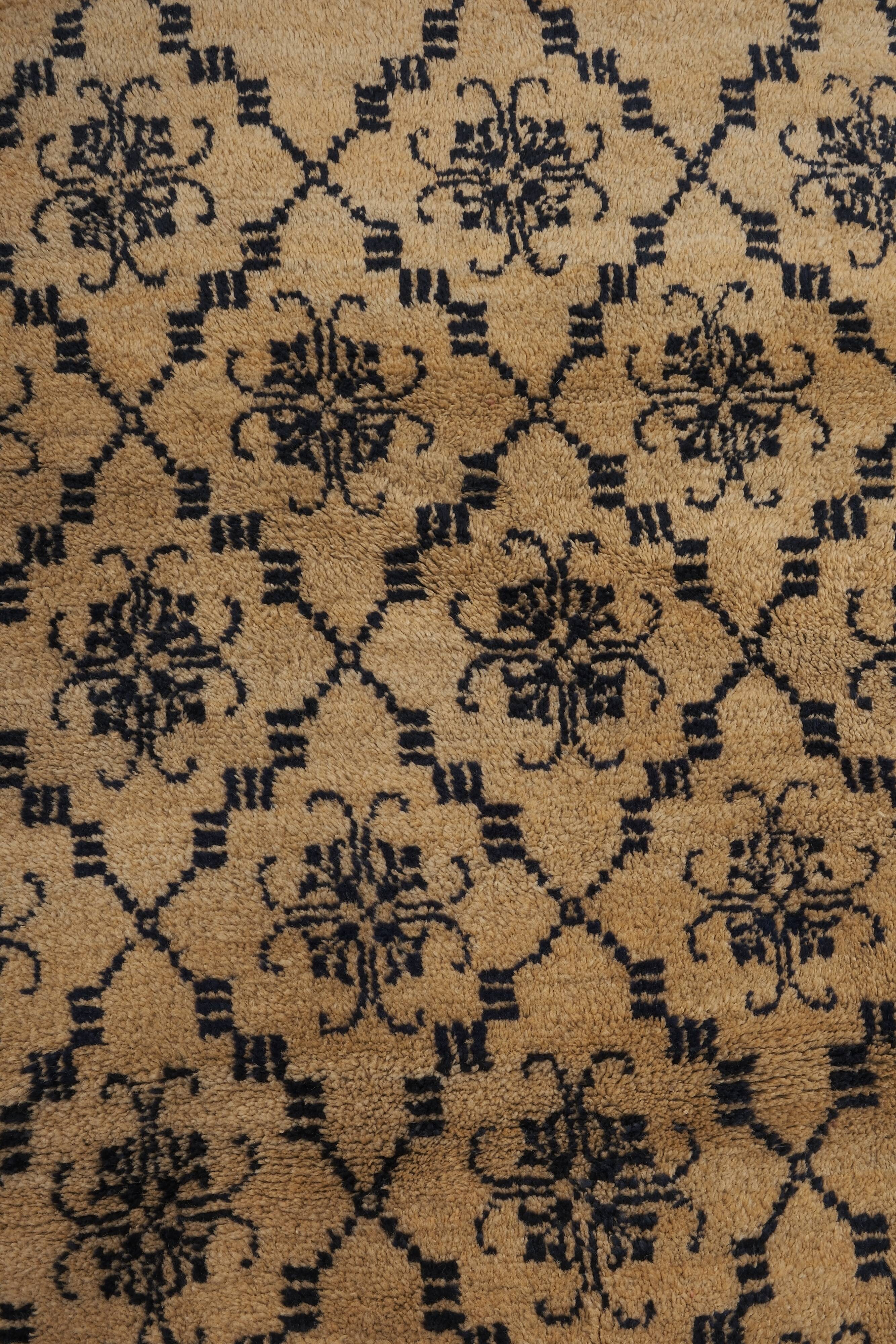 Vintage Turkish Oushak Rug Handwoven 114x193 cm