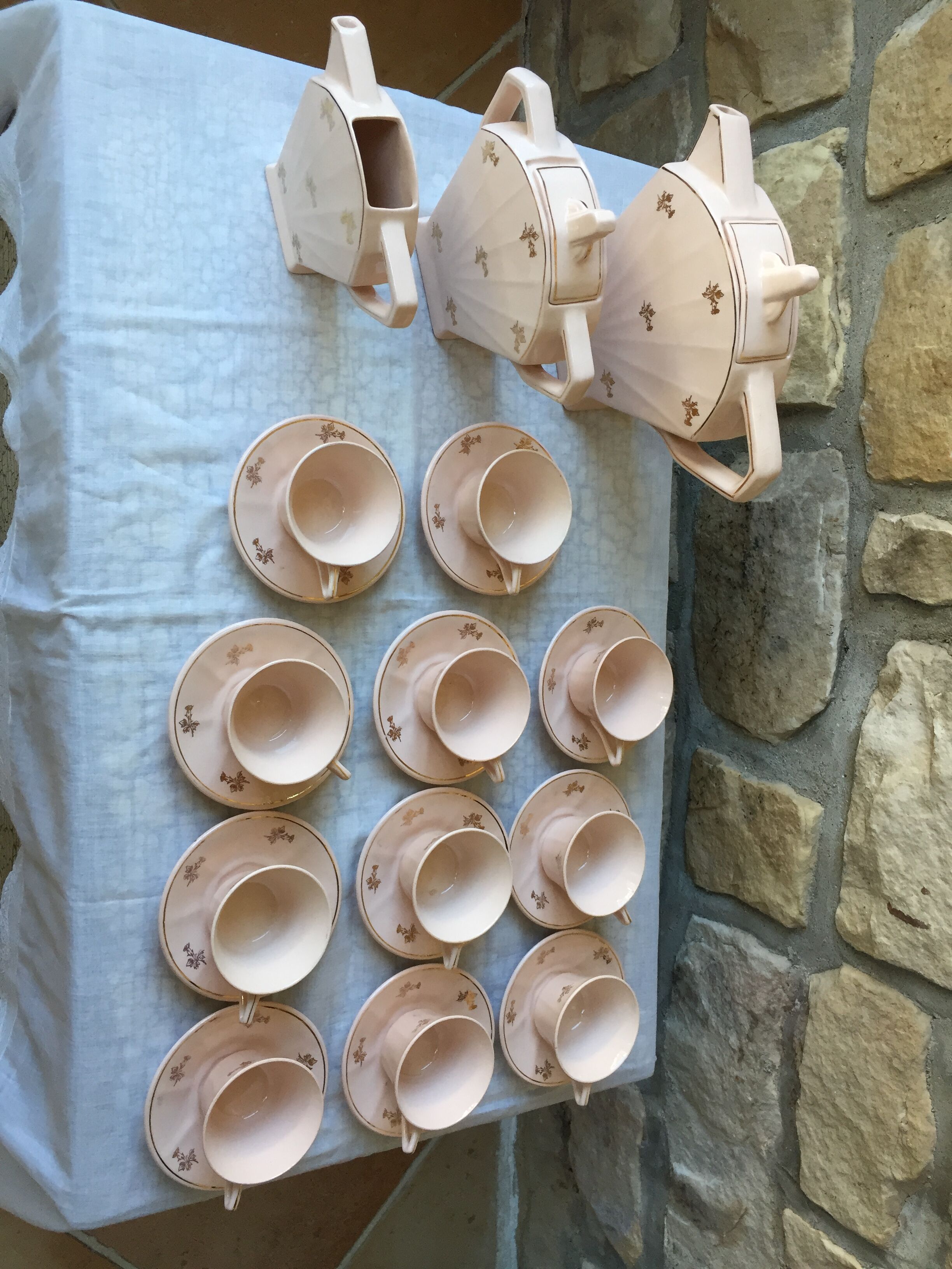 Art deco coffee service in rosé earthenware