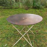 Garden round table
