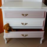 Dresser to the pastel colors and soft