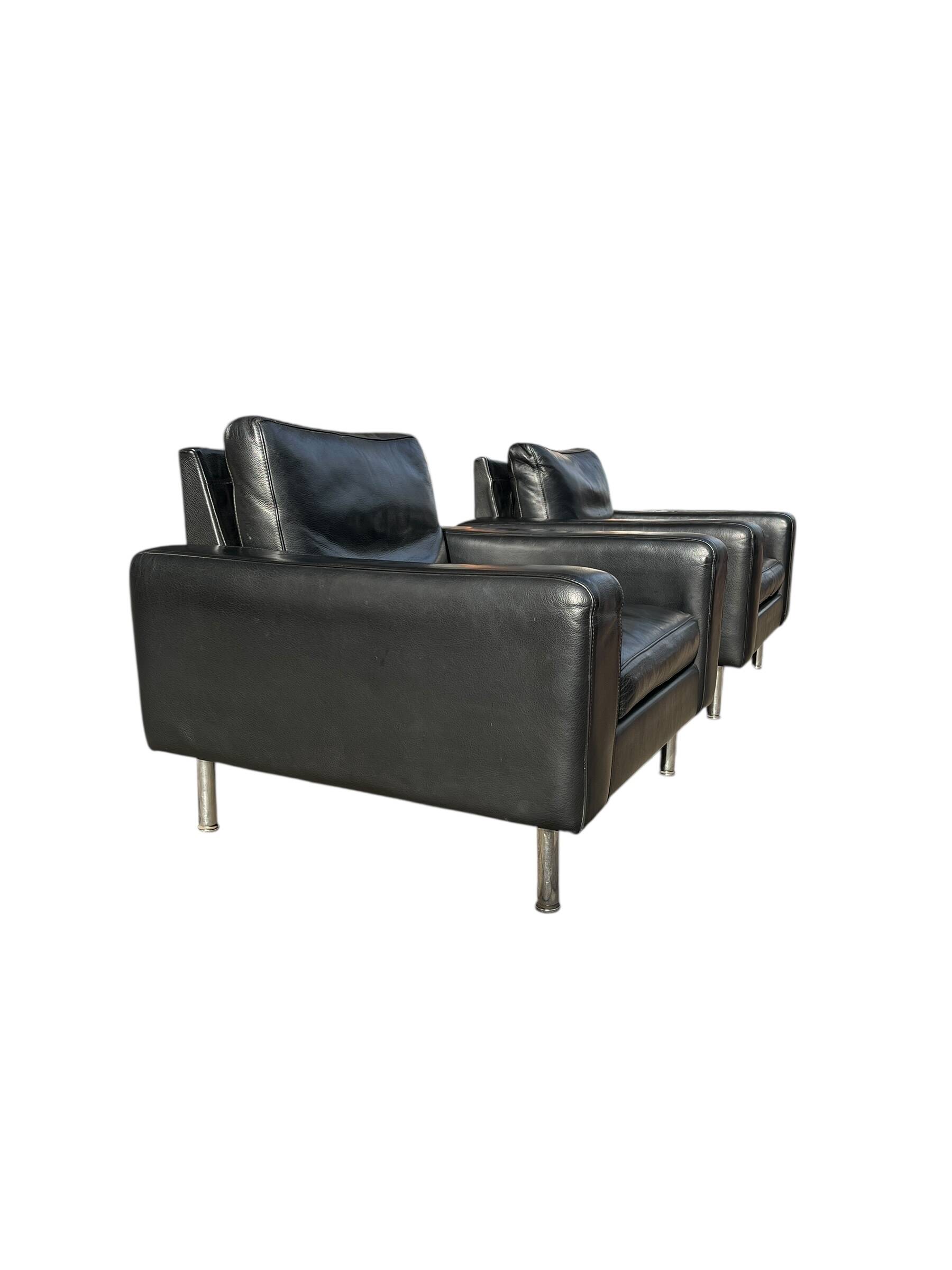 Lot de 2 fauteuils en cuir au design vintage