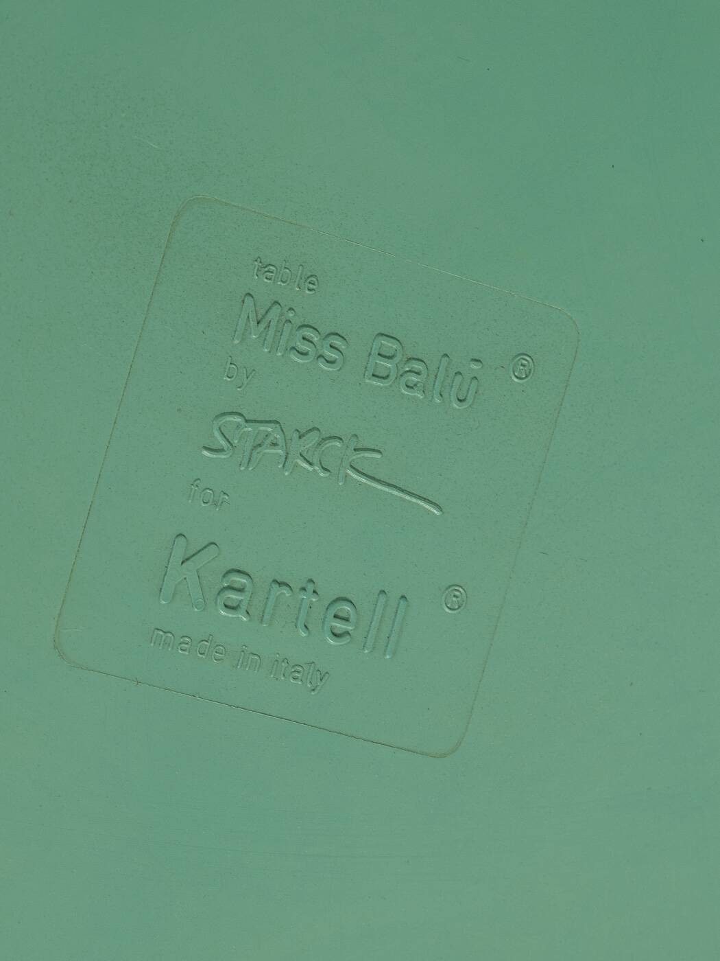 Table bistro miss balū, philippe starck pour kartell