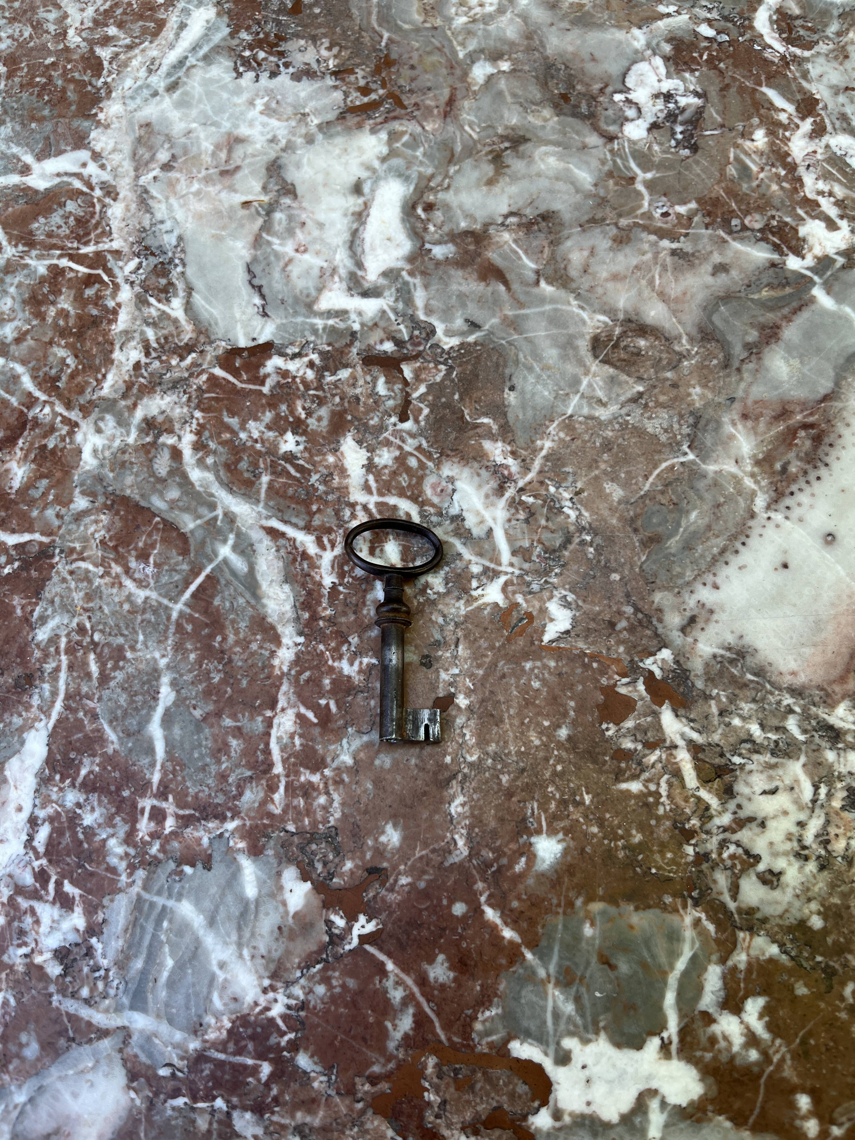 Louis Philippe style 04-drawer chest of drawers with marble top