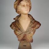 Buste de femme Art Nouveau en plâtre polychrome
