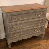Old chest of drawers