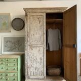 Armoire patinée