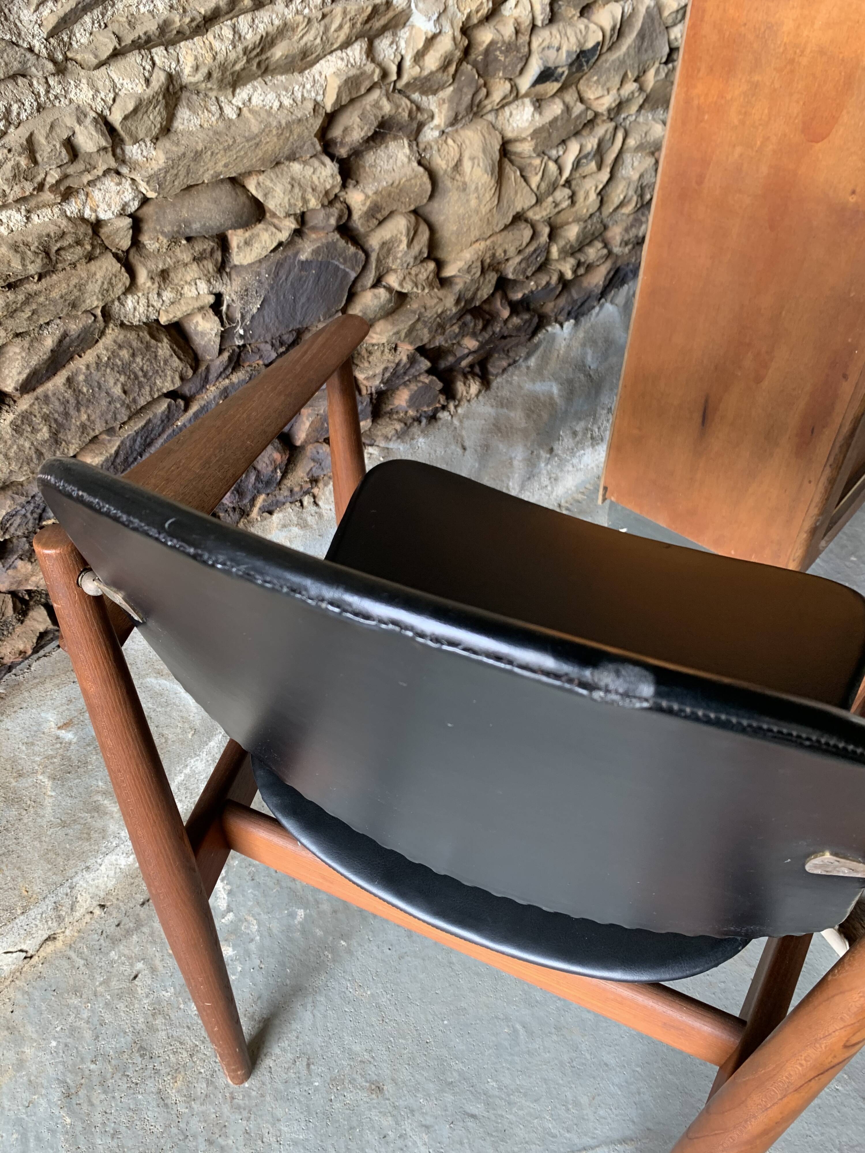 Pair of arne Vodder armchairs - fd-184