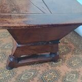 18th century Maie table in walnut