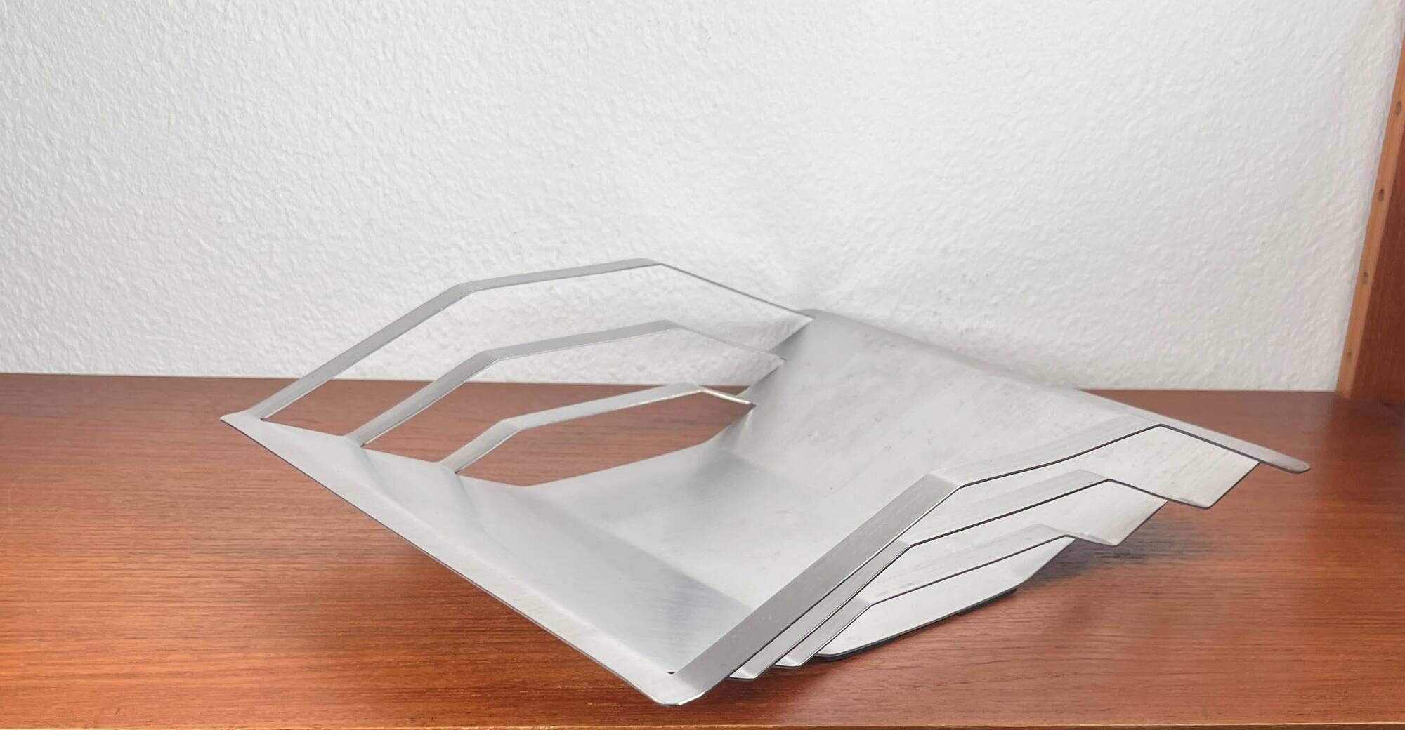 Minimalist postmodern metal fruit bowl, 1980s