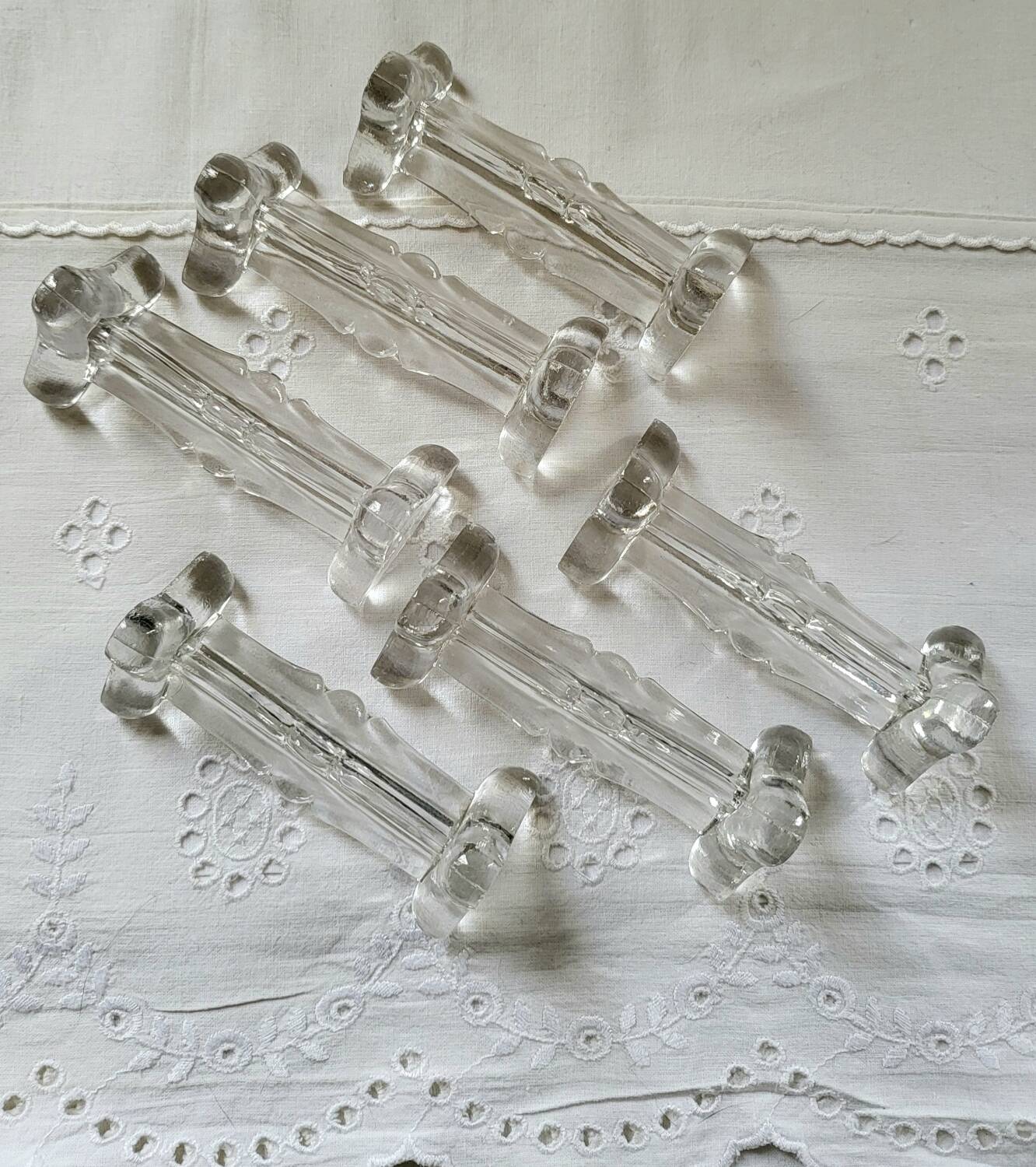 Glass knife holder