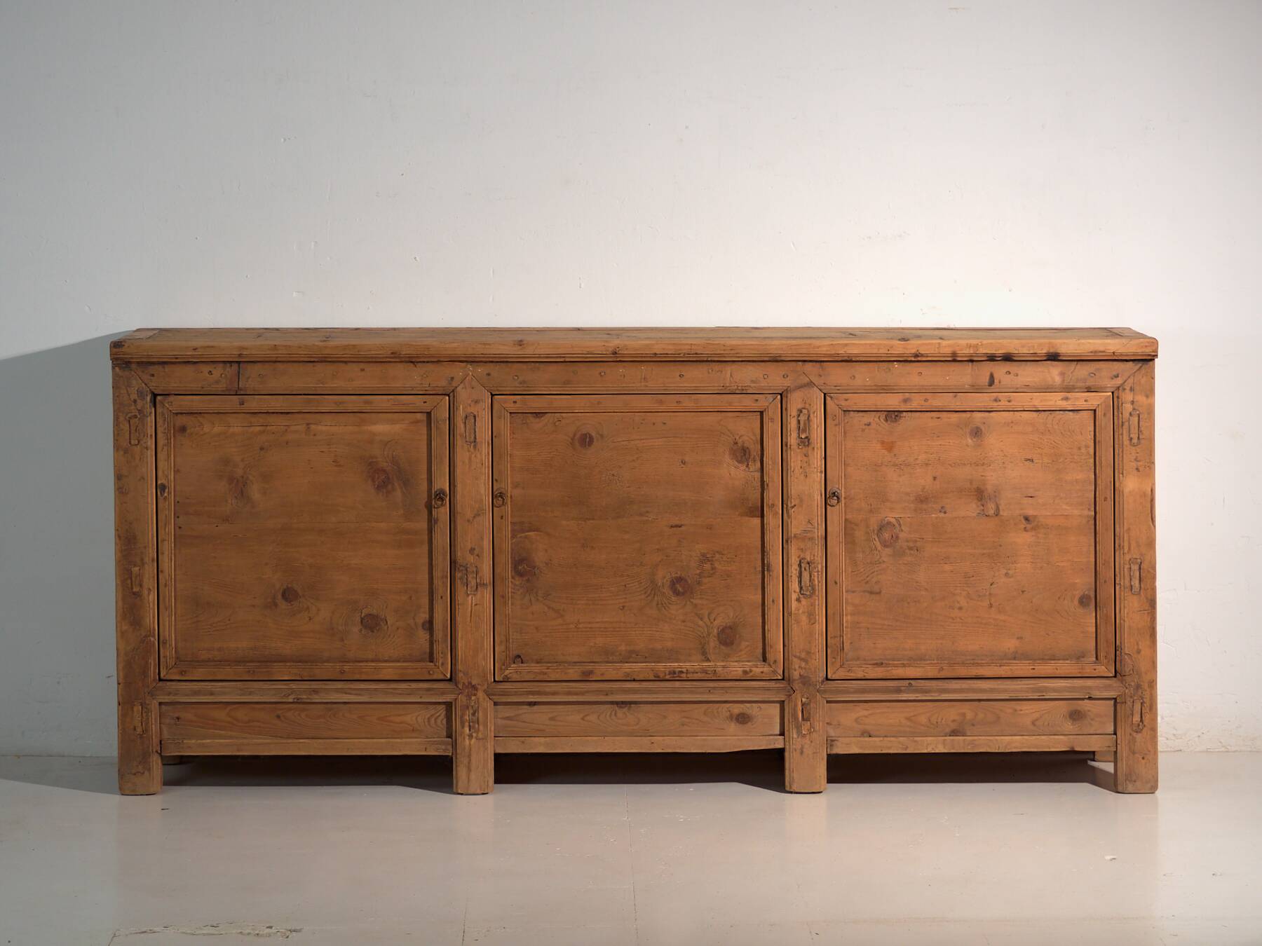 Grand ancient oriental buffet (c.1900) #43