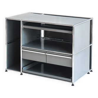 Office furniture manufactured by USM Haller. Switzerland.