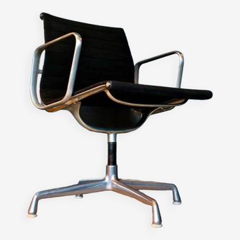 Fauteuil pivotant Charles et Ray Eames 1958