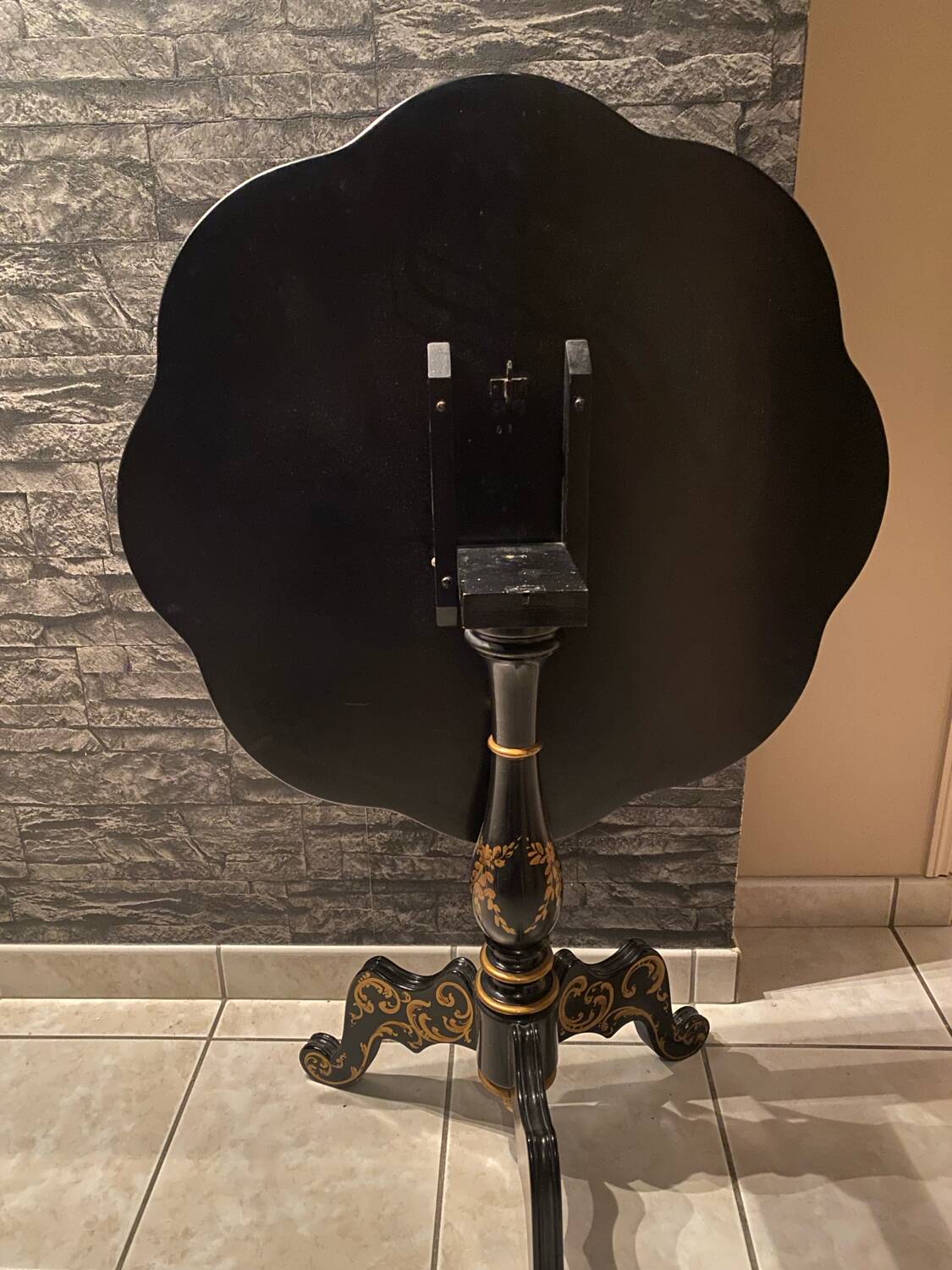 Tripod tilting side table from the Napoleon III period.