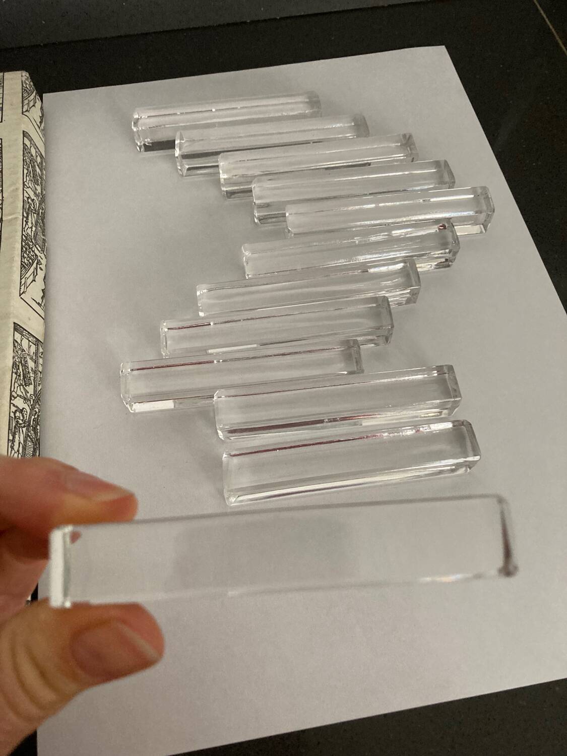 Box of 12 minimalist crystal knife holders