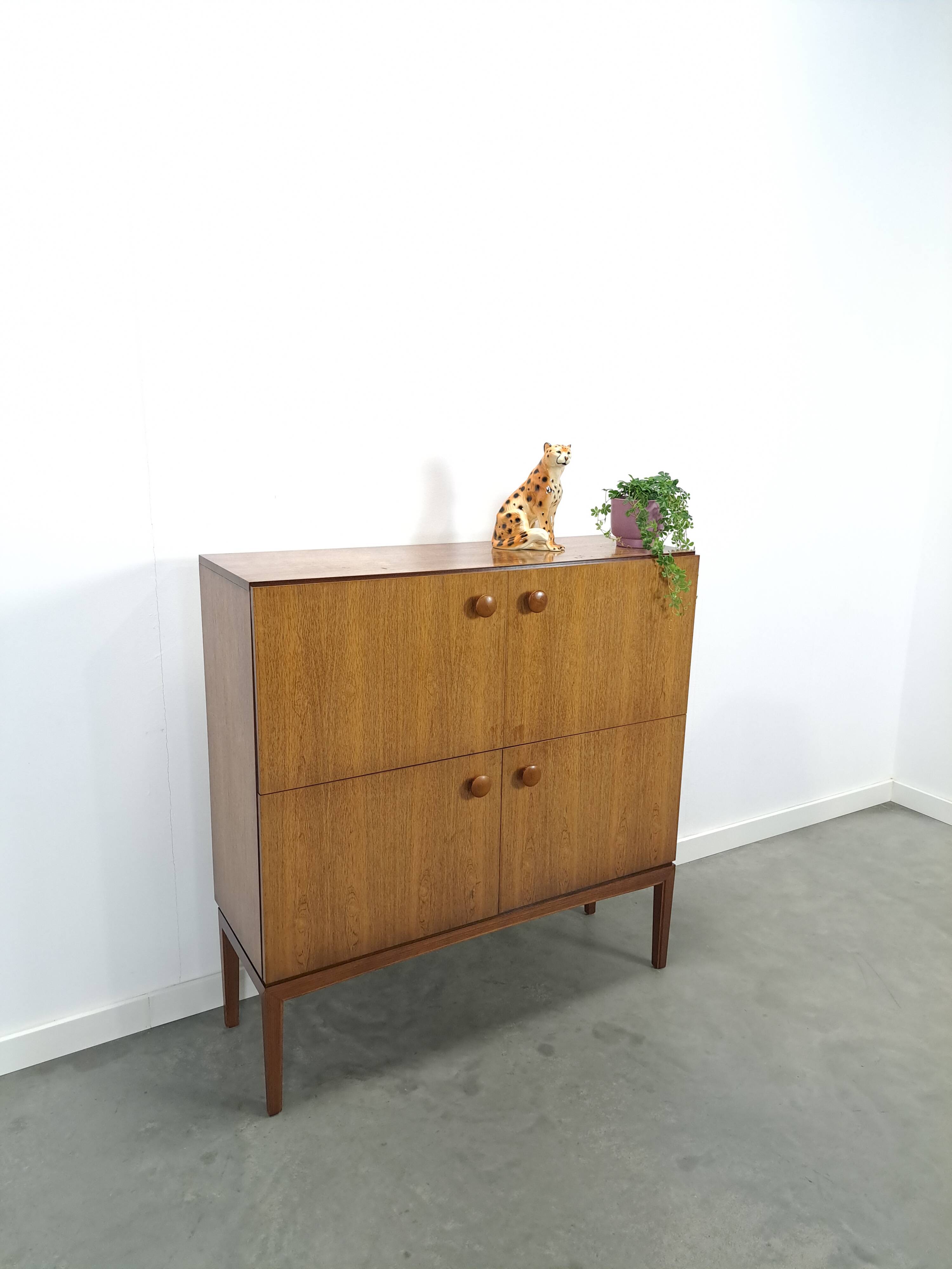 Palissander fineer Palette Möbel kast met 4 vakken en ronde grepen