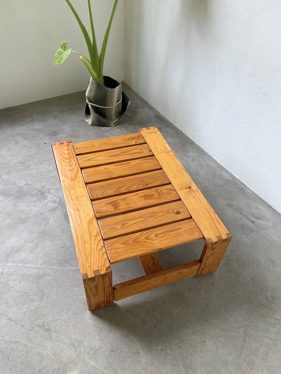 70s pine table regain