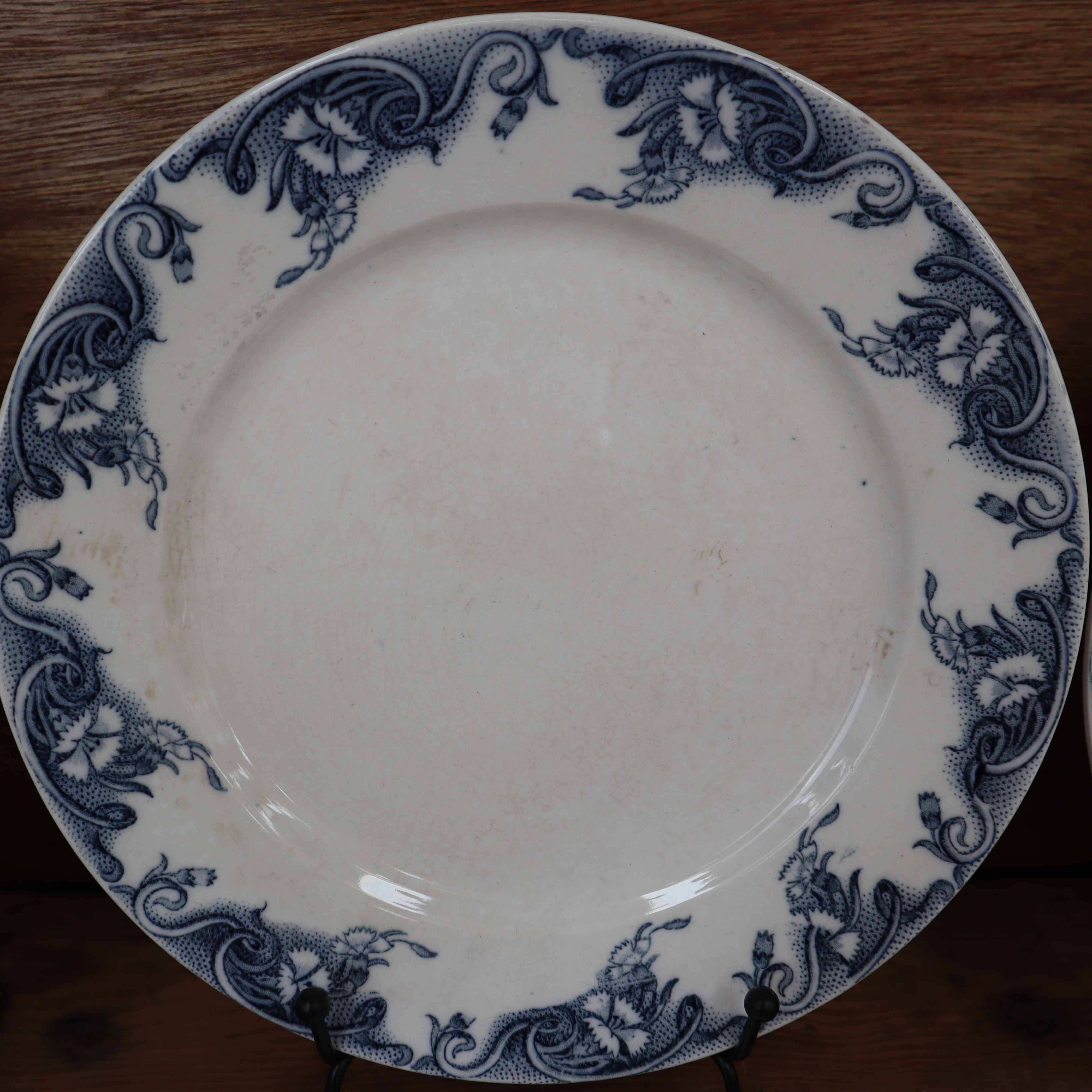 Antique earthenware dessert plates with the lions of France "Pernelle"