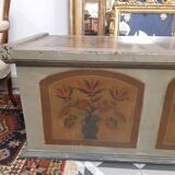 Large painted bench chest 149X58