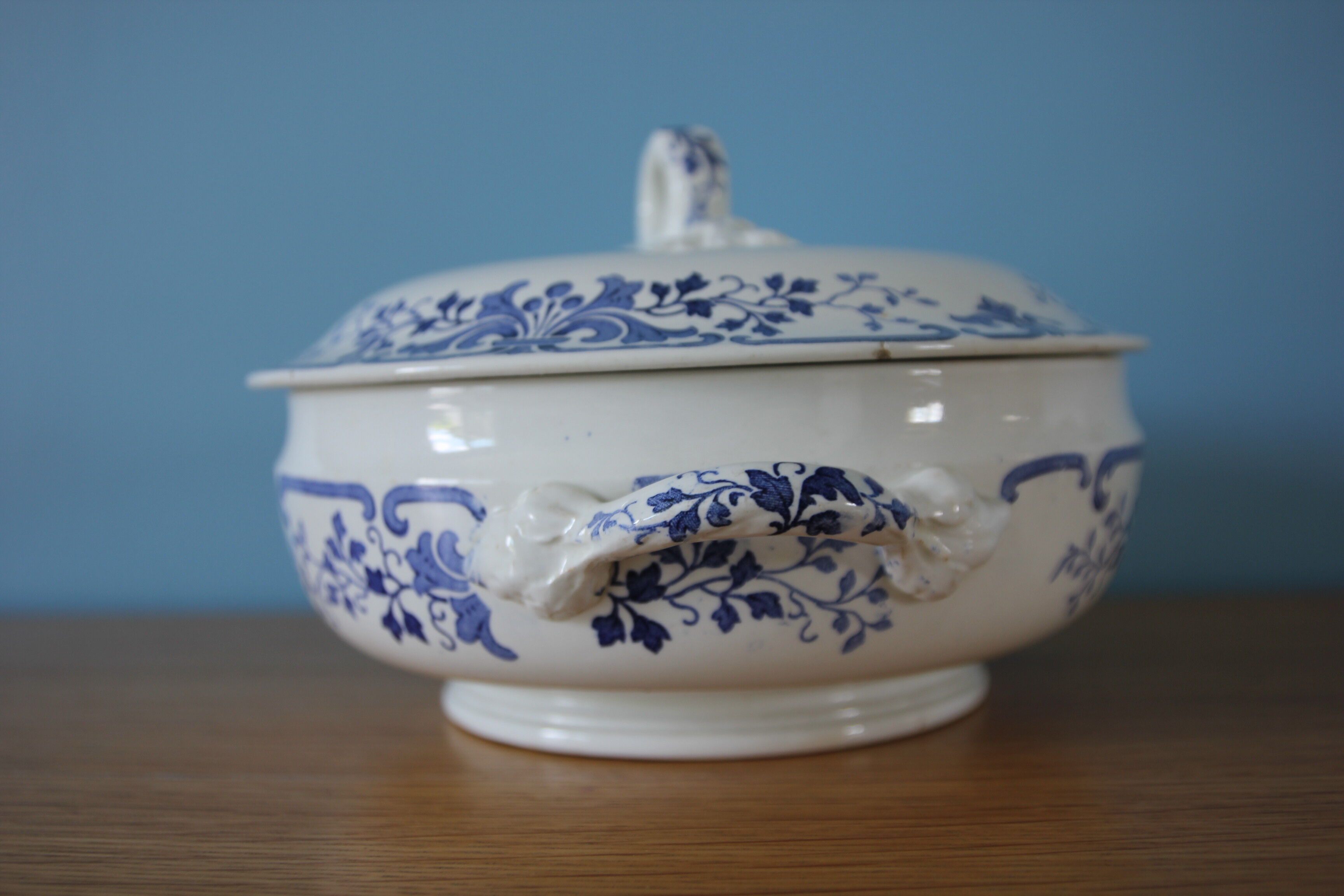Soup tureen iron earth Majunga from KG Lunéville