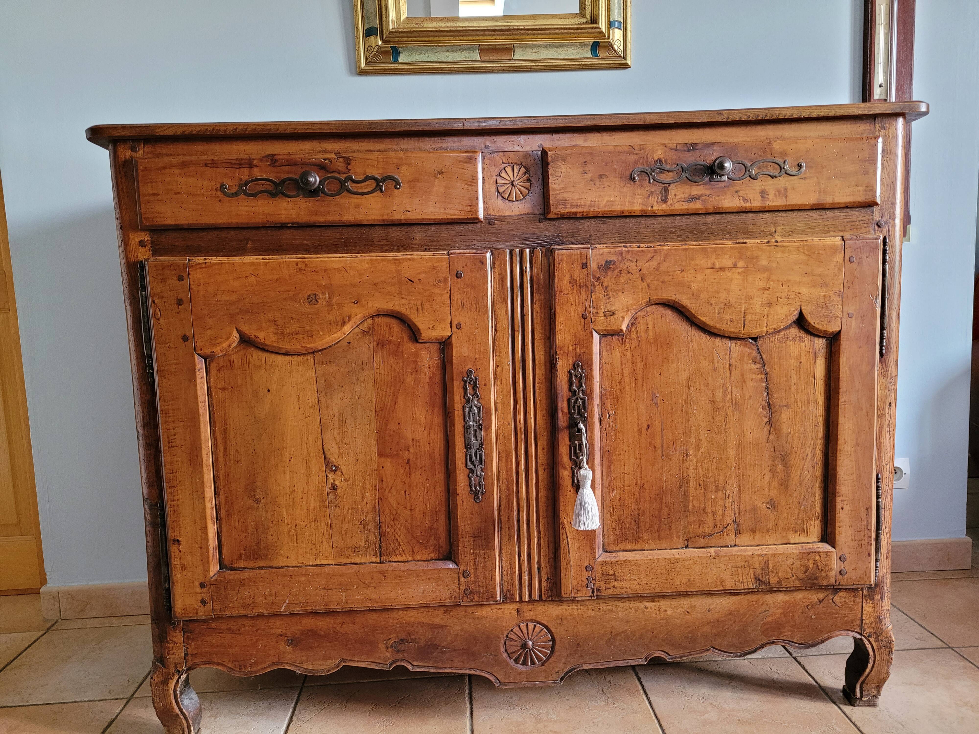Rustic buffet in Louis XV style
