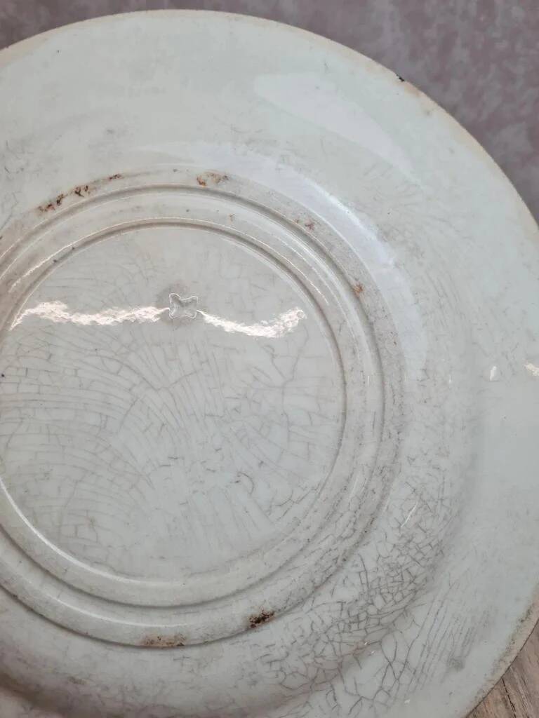 Antique plate with blue thistle decoration – Terre de fer spirit