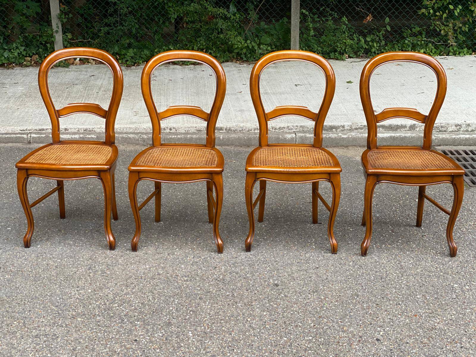 4 chaises à manger cannées Louis Philippe bois massif