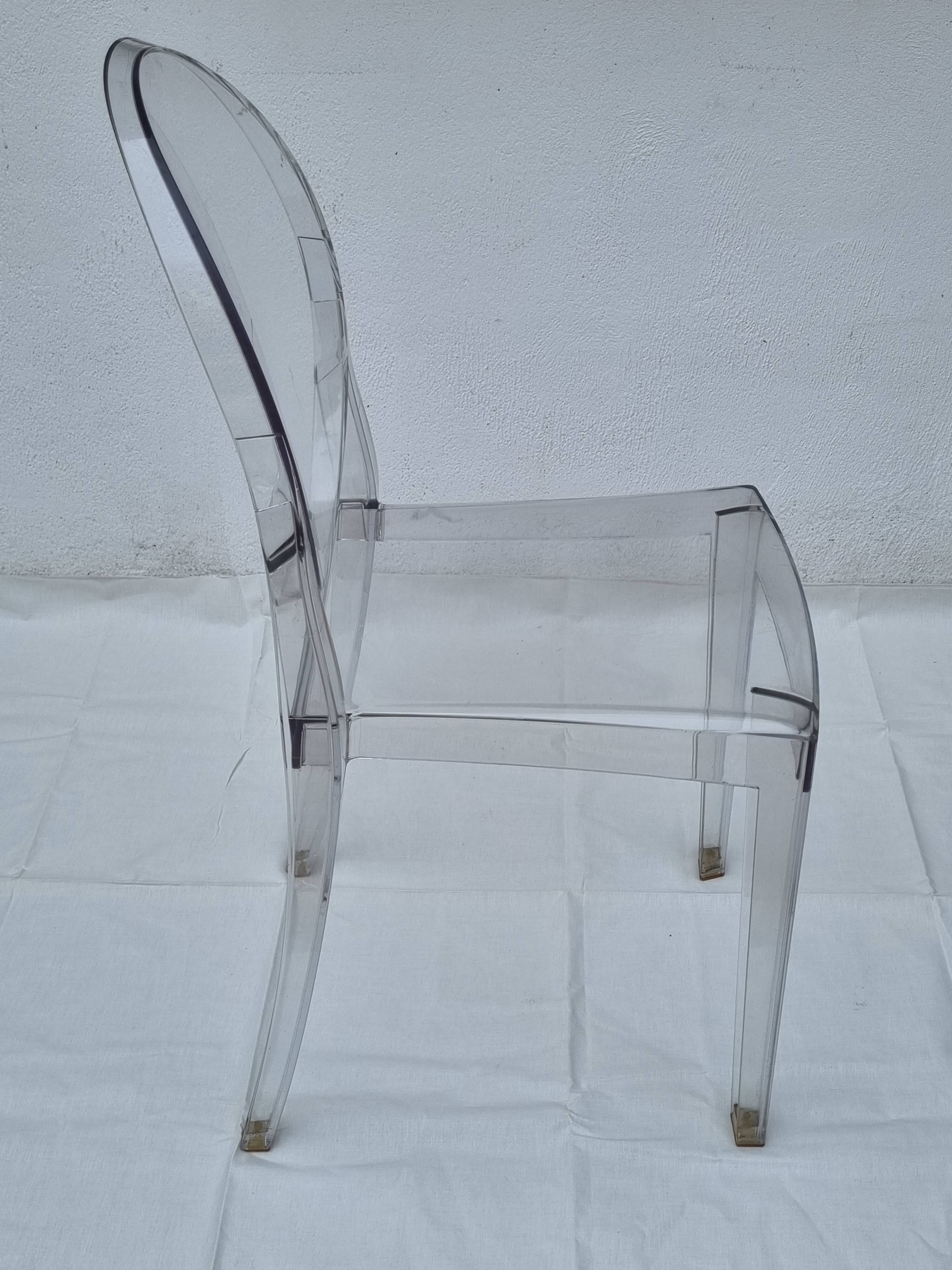 Chaise “Victoria Ghost” – design Philippe Starck pour Kartell