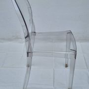 Chaise “Victoria Ghost” – design Philippe Starck pour Kartell