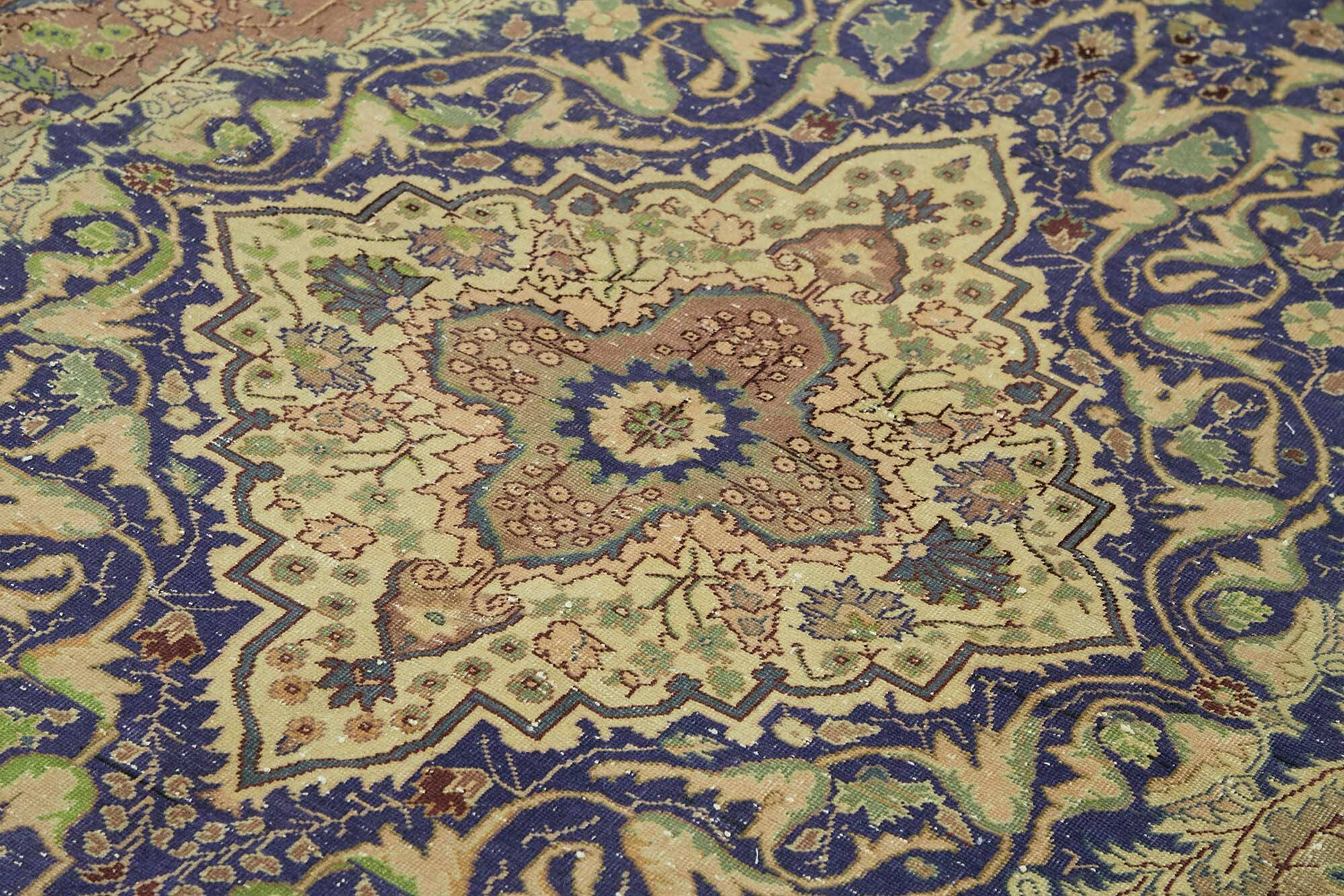 Turkish Wool Vintage Kayseri Rug 193 cm x 292 cm