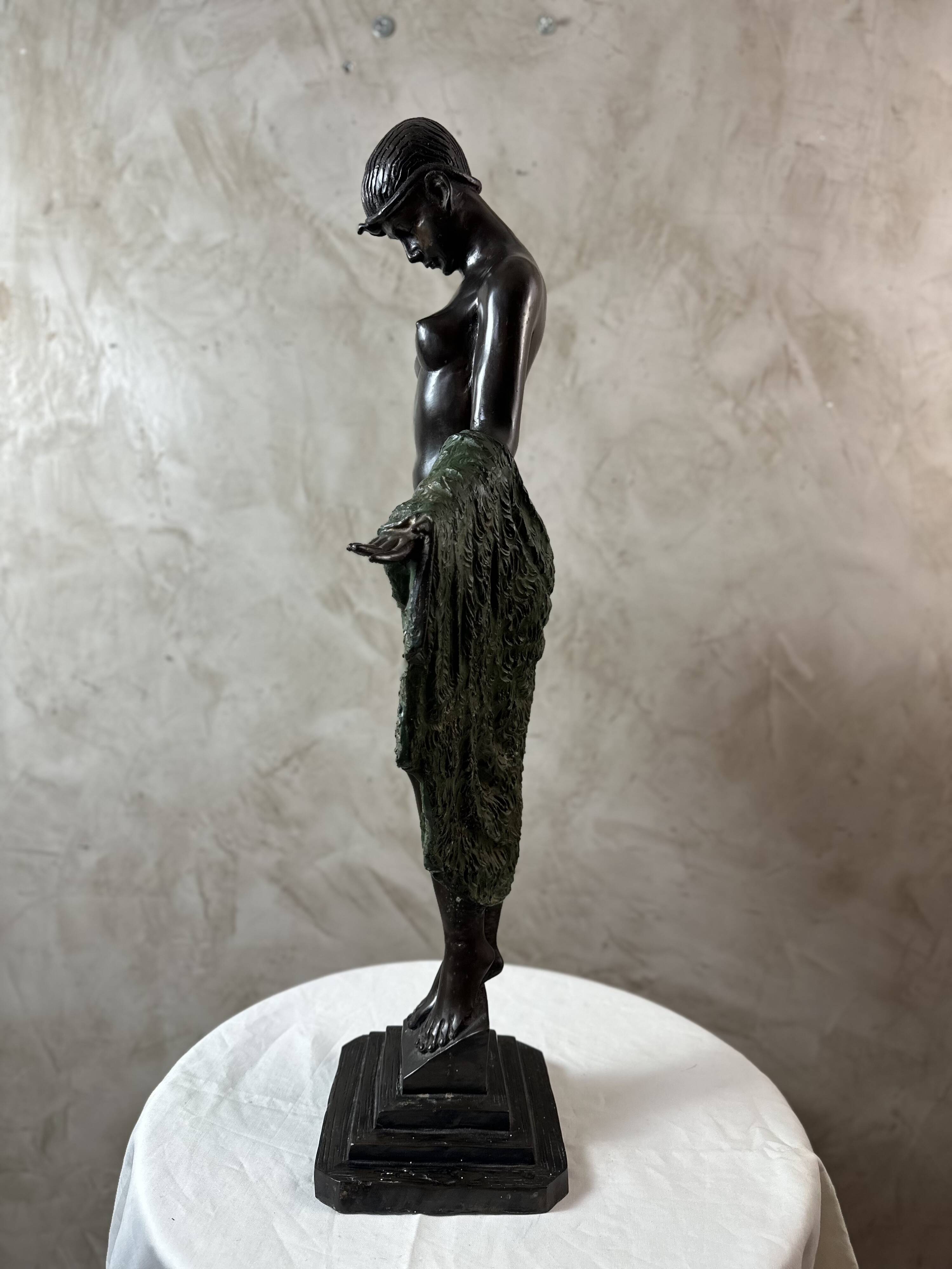 Sculpture art deco