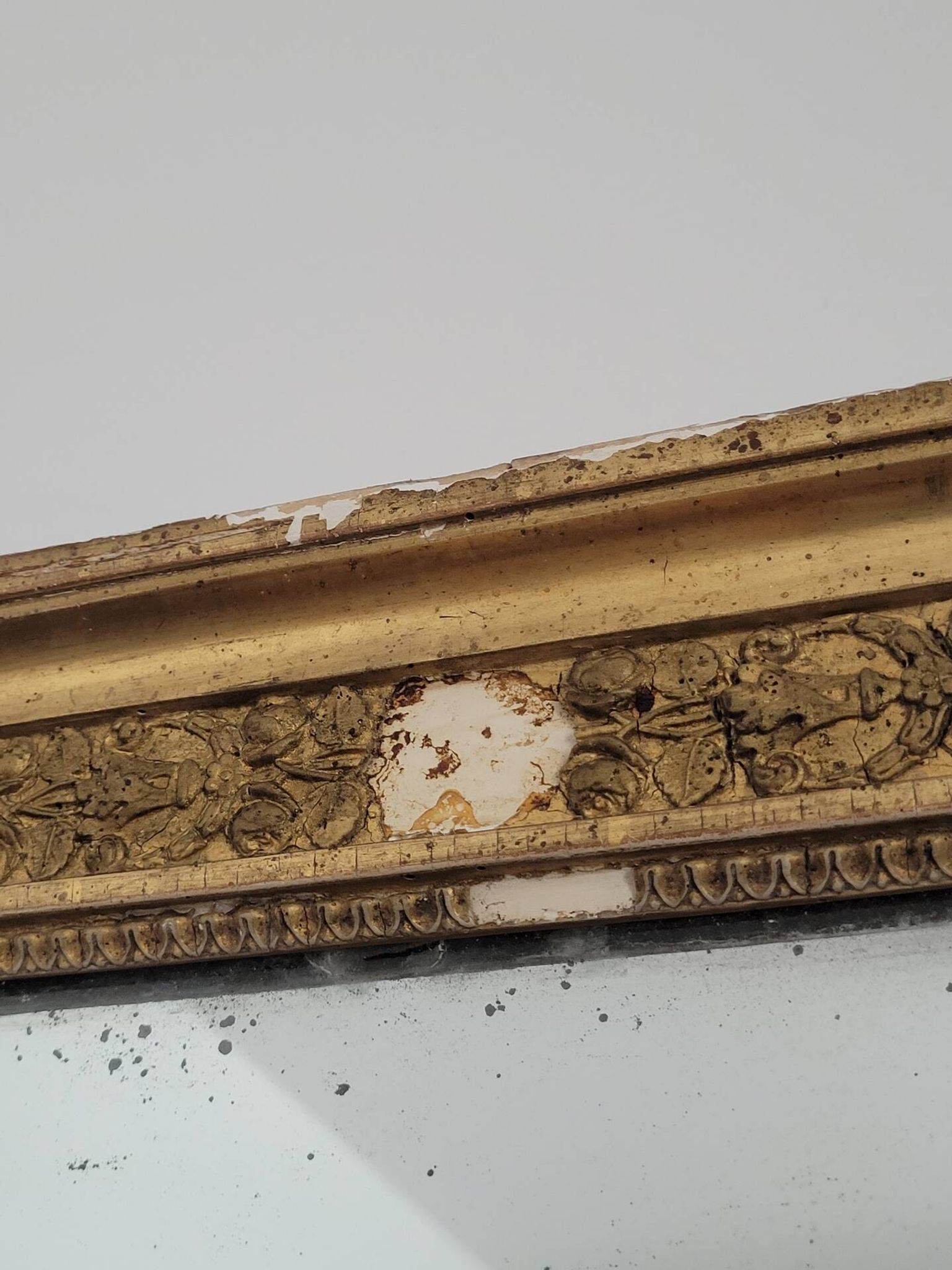Miroir doré stuc et bois Empire
