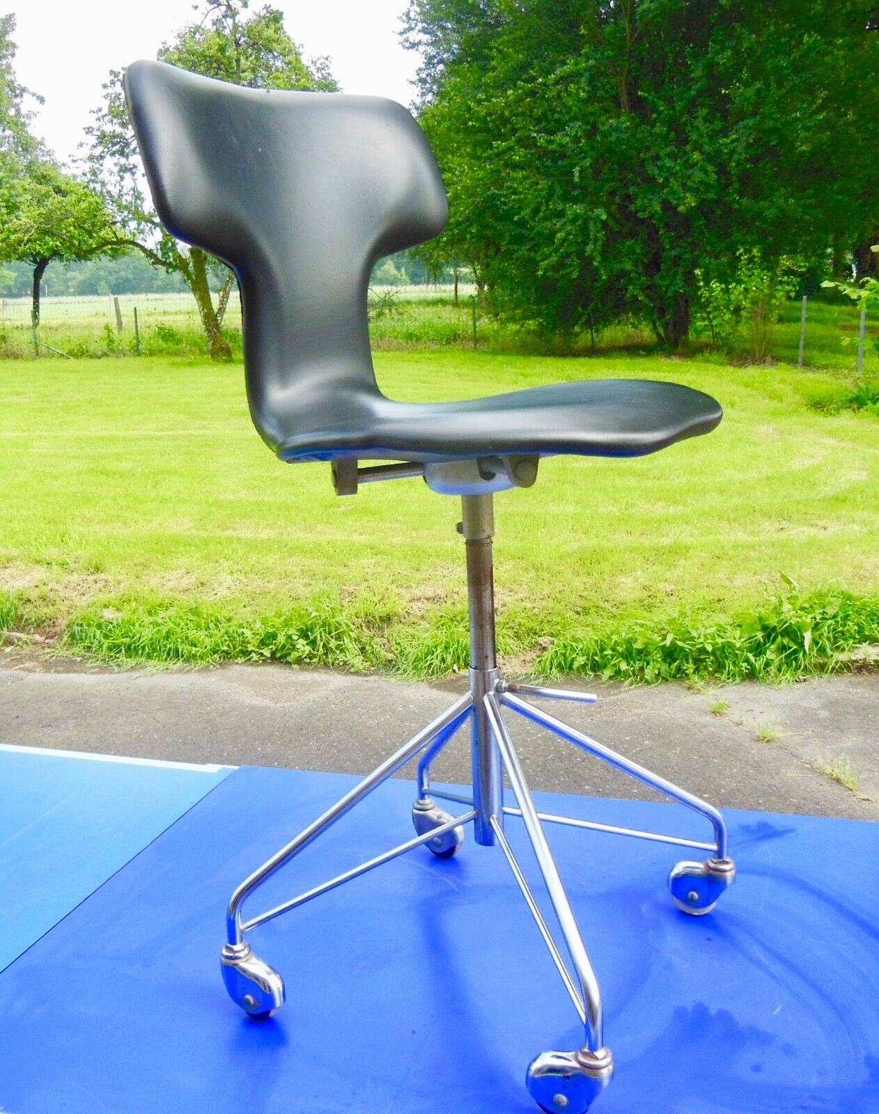 Arne Jacobsen for Fritz Hansen Chair secretary "0569" or "Hammer" original edition -vintage